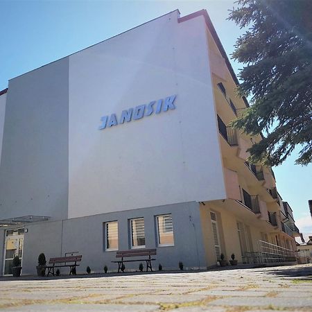 O.W.W Janosik Hotell Ustronie Morskie Exteriör bild