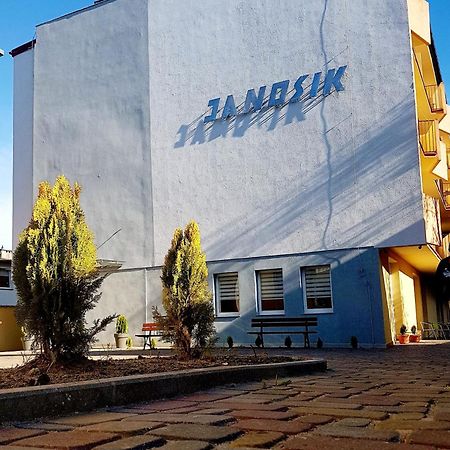 O.W.W Janosik Hotell Ustronie Morskie Exteriör bild